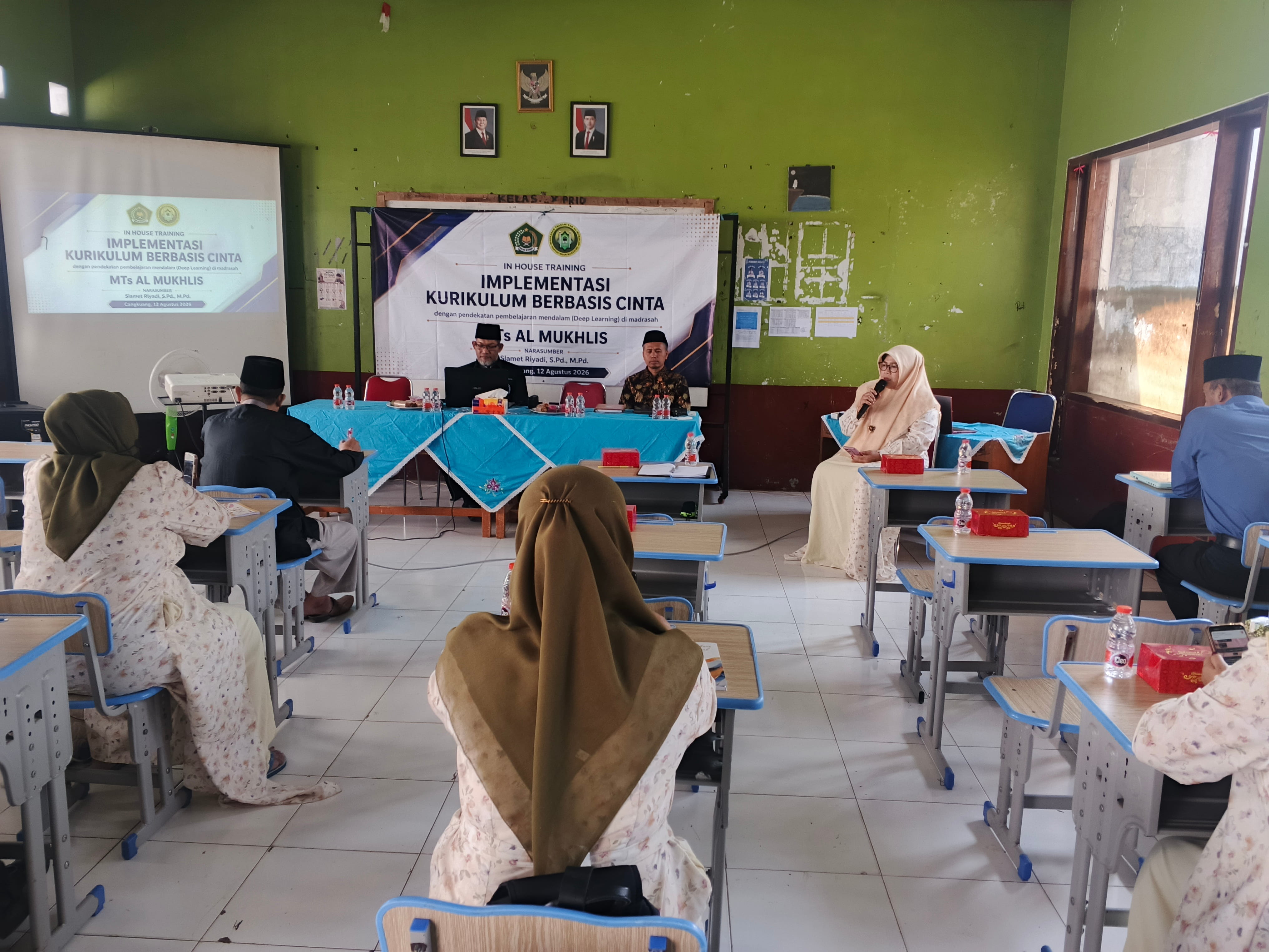 Tingkatkan Kualitas Pendidik, MTs Al Mukhlis Gelar In-House Training "Implementasi Kurikulum Berbasis Cinta"